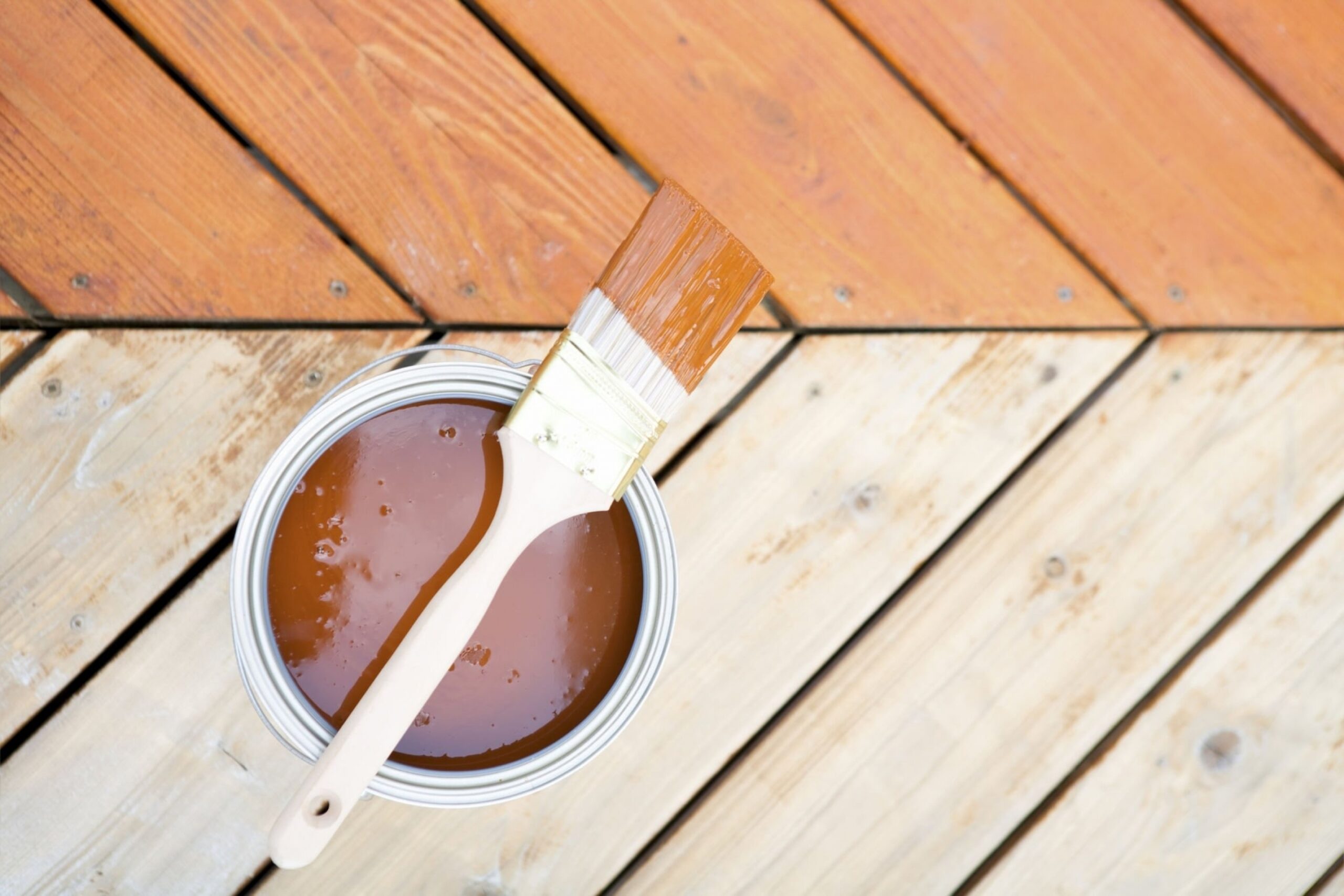 Staining hardwood